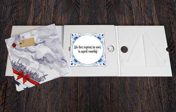 Tegel met tekst Als het regent in mei, is april voorbij - Tegel met Spreuk in Luxe geschenk verpakking